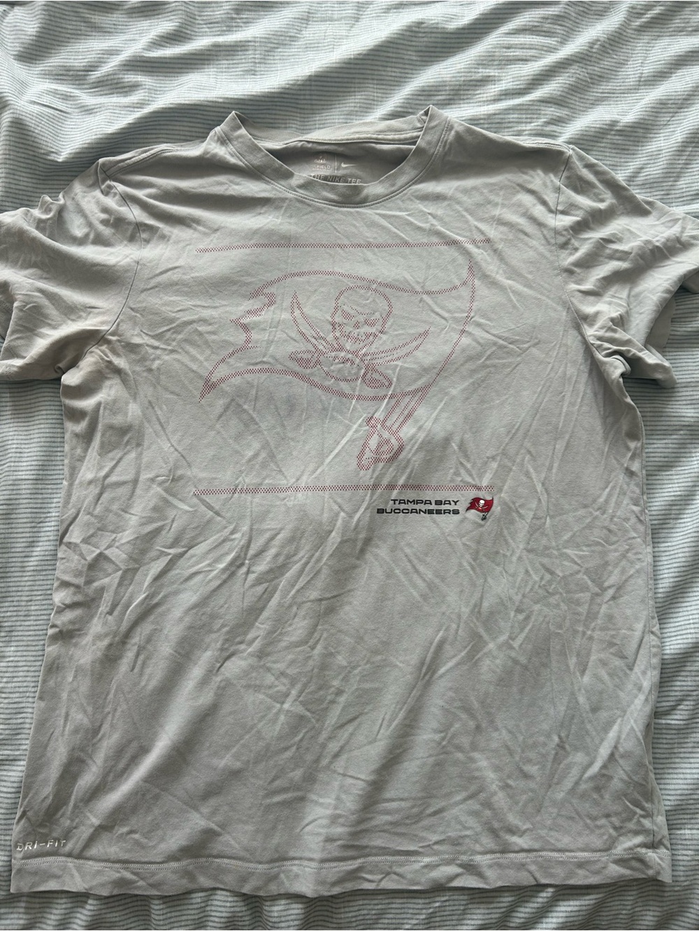 TAMPA BAY BUCCANEERS T-SHIRT